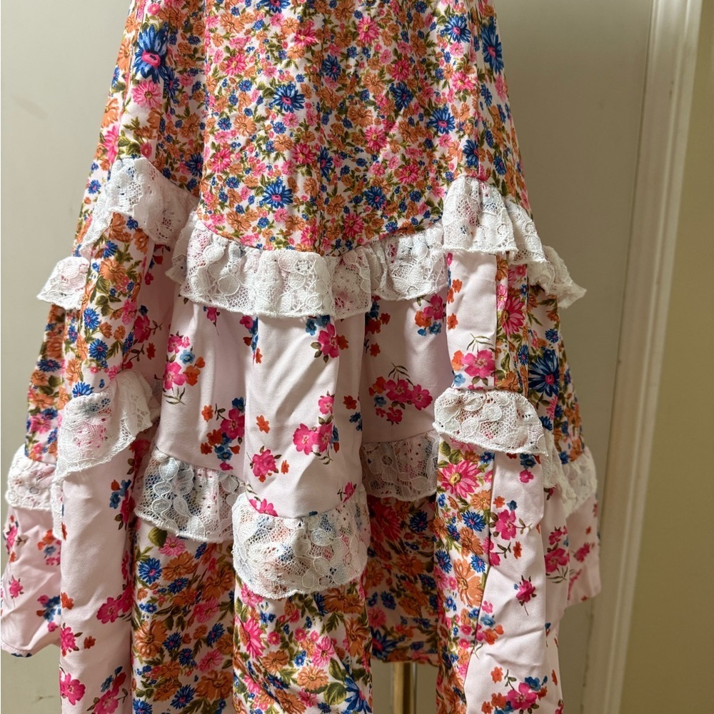 Floral Short Dress. New without tags. Size small. - Picture 4 of 12